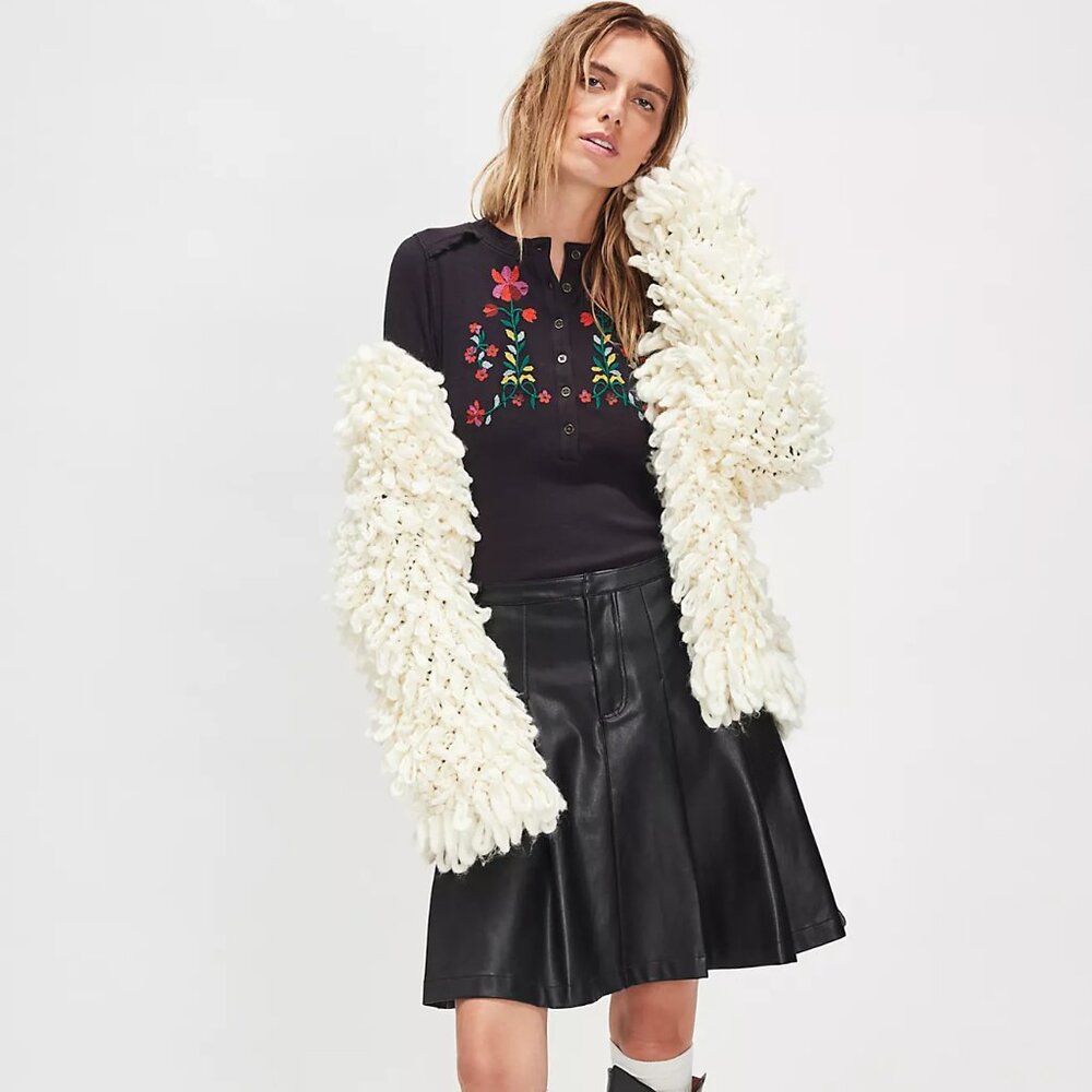 Fleur Embroidered Cuff Top